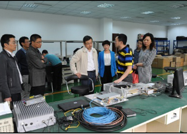 中国电子科技集团第30研究所所长一行参观访问公司